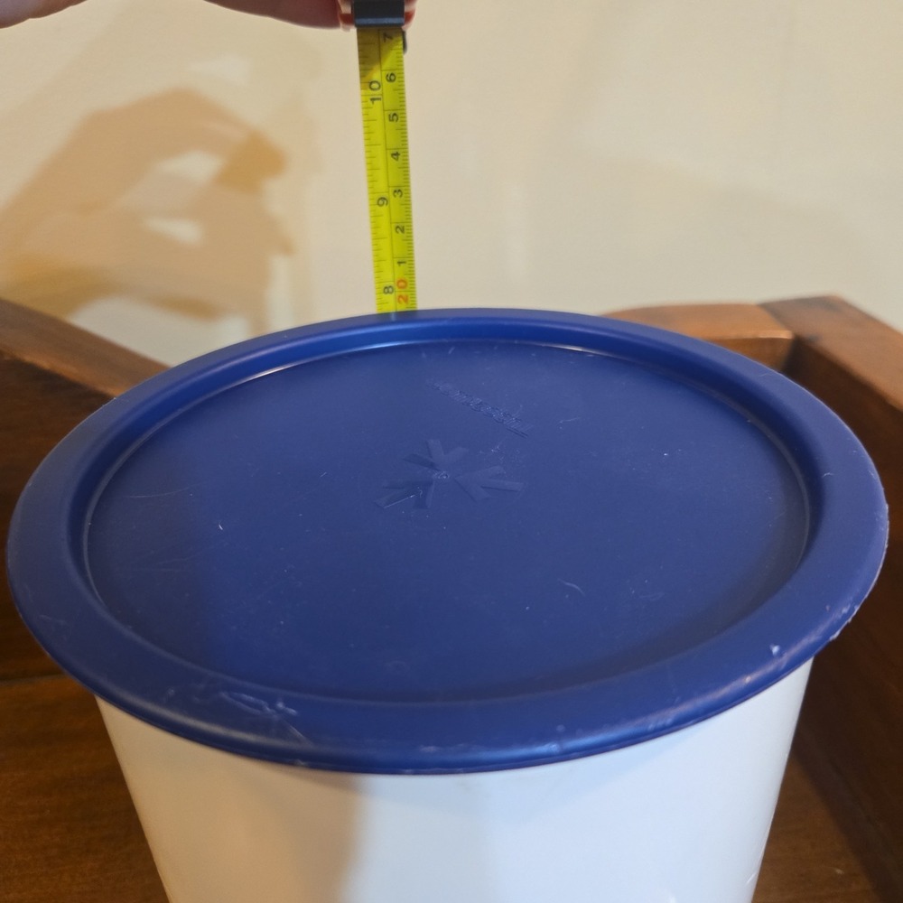Tupperware Bold 'n Blue One Touch "C" Canister - Picture 5 of 7